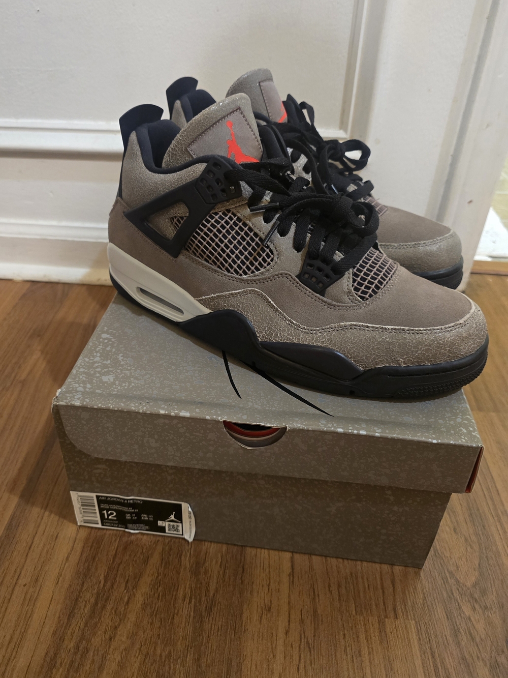 Air Jordan 4 Retro Taupe/Black – Men’s Athletic Sneakers